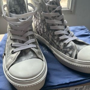 Beautiful Dior tennis shoes converse style